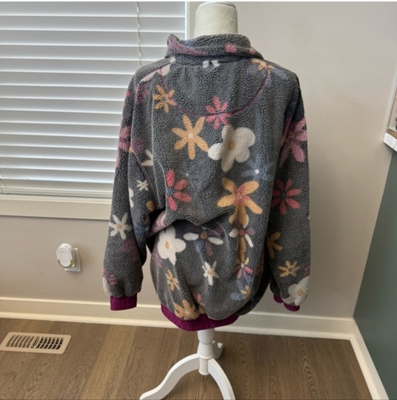 BDG Gray Floral Teddy Sweatshirt - Picture 6 of 6